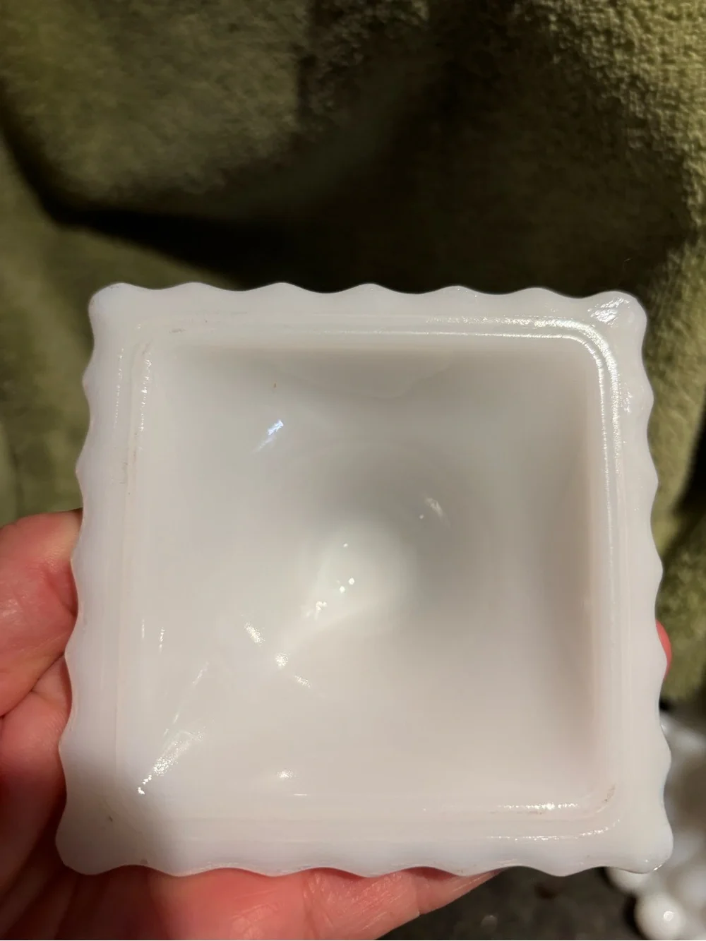 White Scalloped Milk Glass Pedestal Vase - Picture 5 of 5